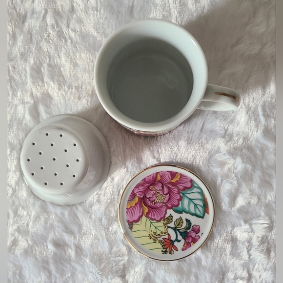 Horchow - Tobacco Leaf Tea Cup With Infuser & Lid and Sugar Bowl With Top Set - Picture 14 of 15